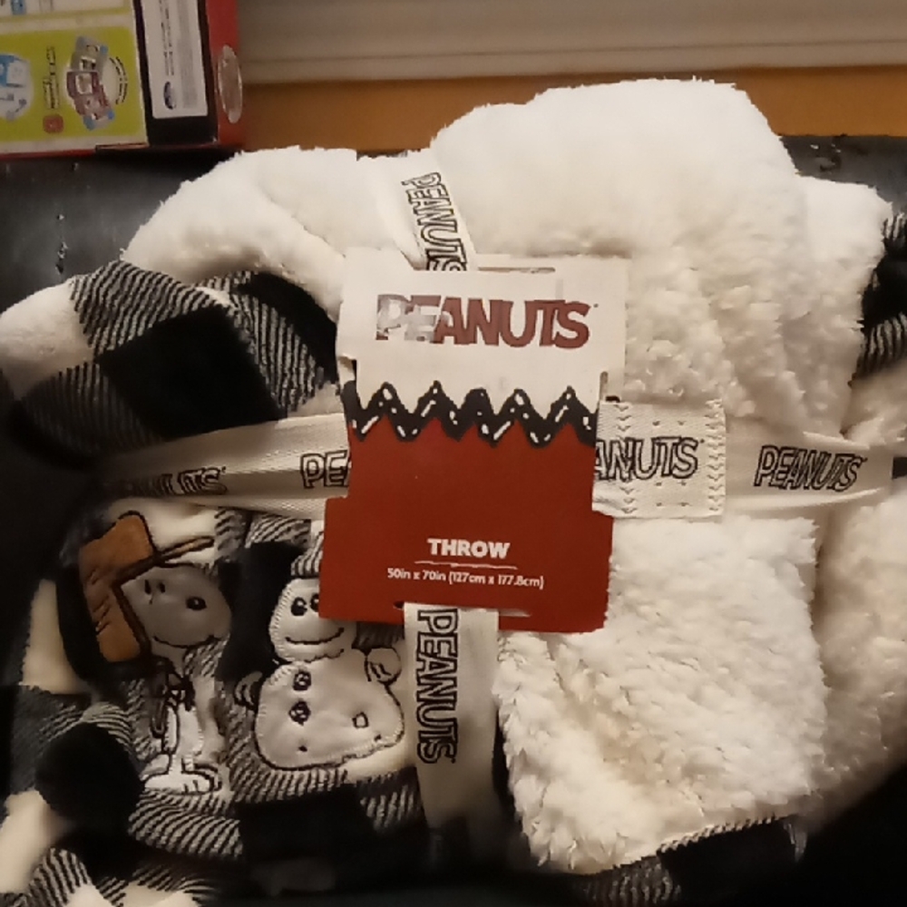 Peanuts Black and White Plaid Snoopy And Woodstock Throw - NWT